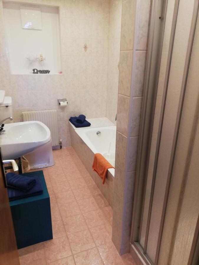 Haus Seppi Hotell Neukirchen am Großvenediger Eksteriør bilde