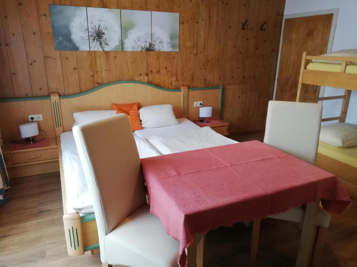 Haus Seppi Hotell Neukirchen am Großvenediger Eksteriør bilde
