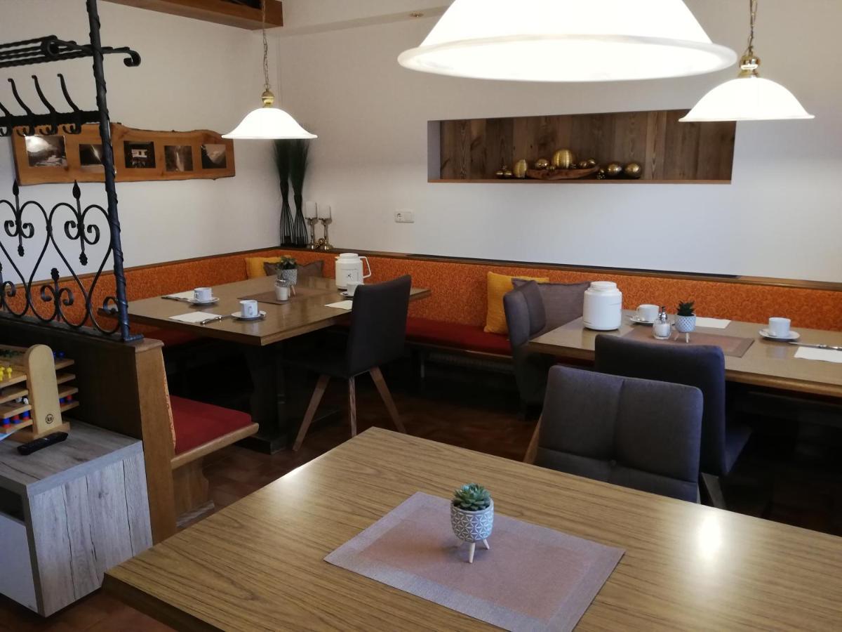 Haus Seppi Hotell Neukirchen am Großvenediger Eksteriør bilde
